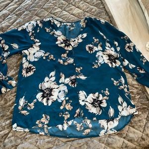 Women’s MAURICES blouse. XXL